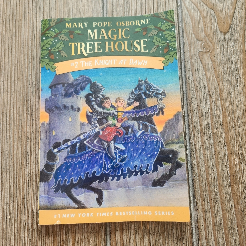 Magic Tree House Book #2: The Knight at Dawn